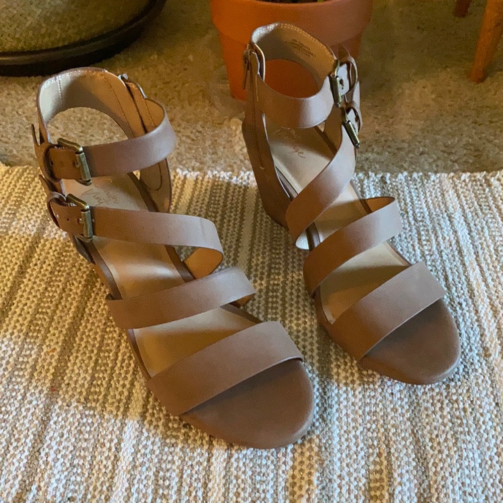 Crown Vintage Carlotta wedge sandal